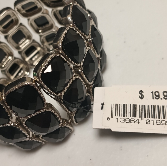 FRINGE LLC. BLACK STUD BRACELET - Picture 5 of 5